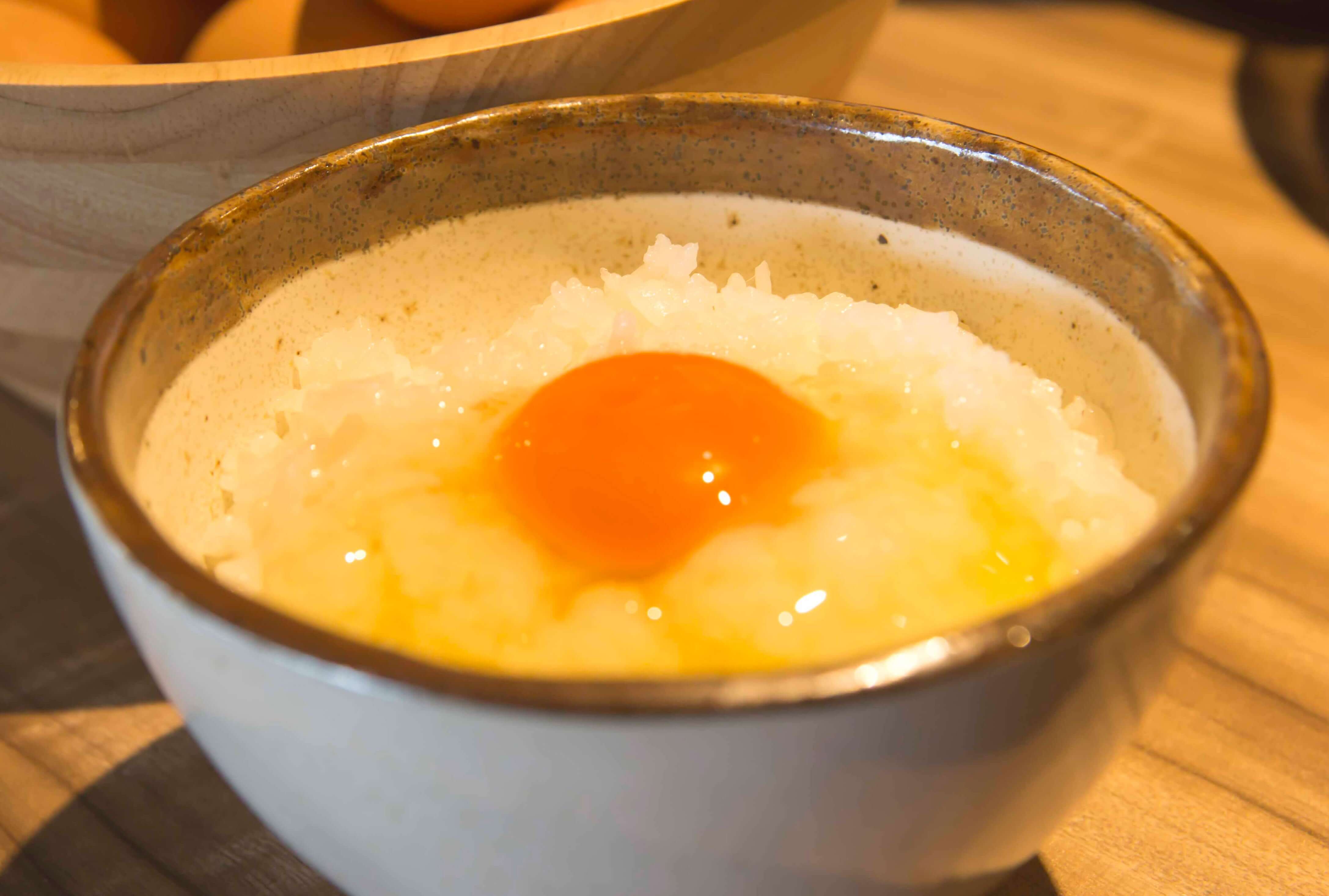 6個入り卵×2パックと卵バウム｜【岩田養鶏場】美味しい卵の通販